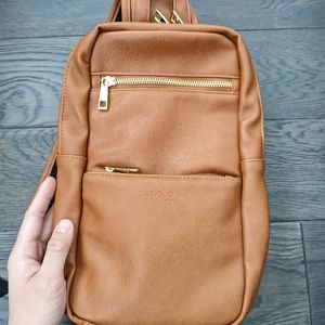 Anello sling bag